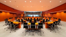 Internationaler Konferenzsaal im Bundeskanzleramt Berlin