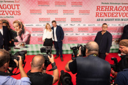 Johanna Gehlen und Sebastian Bezzel bei der Premiere des Kinofilms 'Rehragout-Rendezvous' im Mathäser Filmpalast. München | 9673 | © Effinger